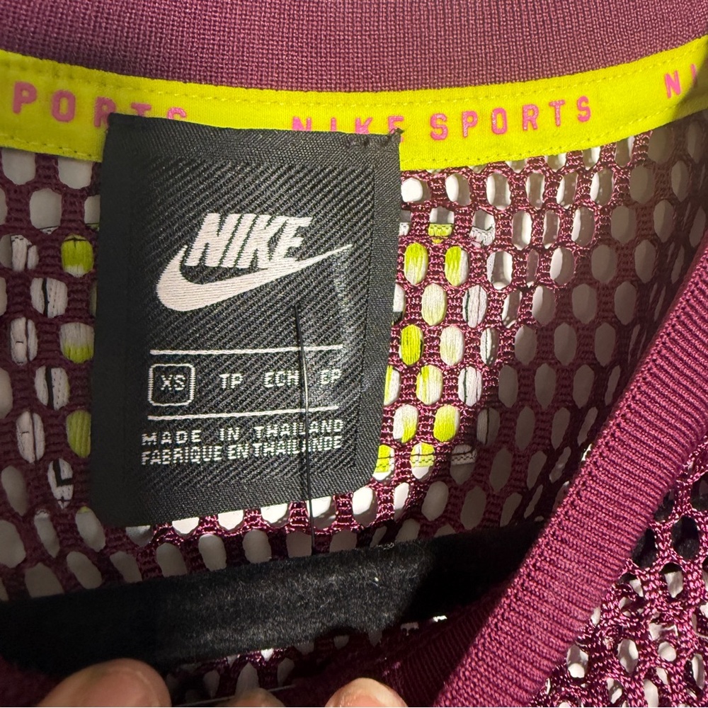 Nike Burgundy Mesh Crop Top Jersey with Neon Yellow Trim Womens XS NWT - Picture 2 of 6